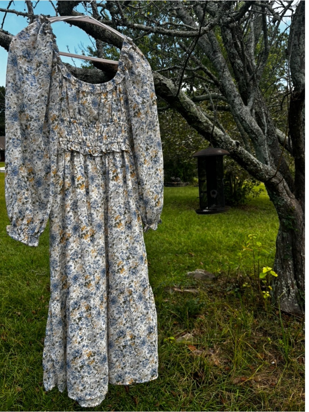 Lush Cottagecore Tiered Floral Maxi Dress Size Small w/ liner and smocked bodice
